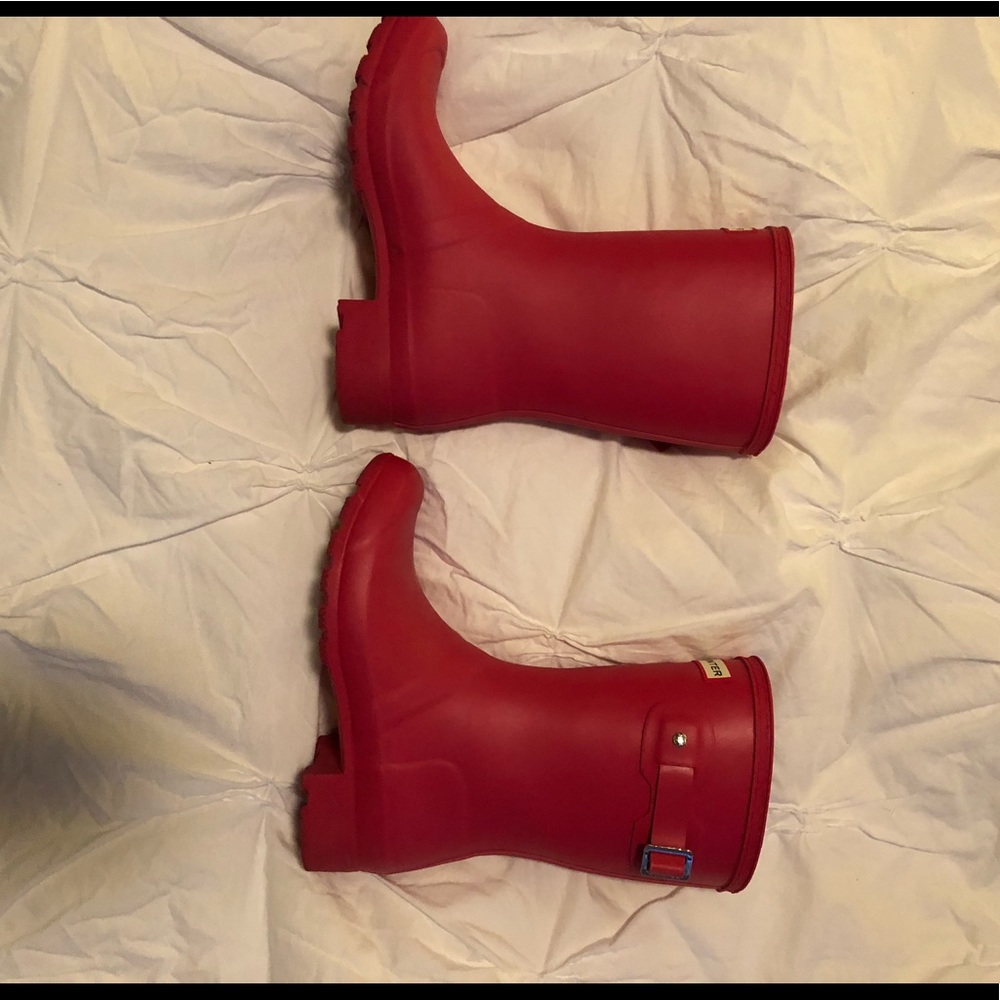 Hunter rain boots size 6, pink!